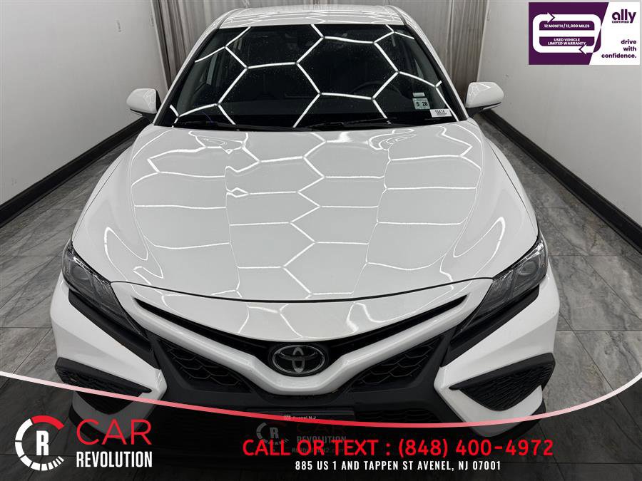 Used 2023 Toyota Camry SE AWD/4WD image 2