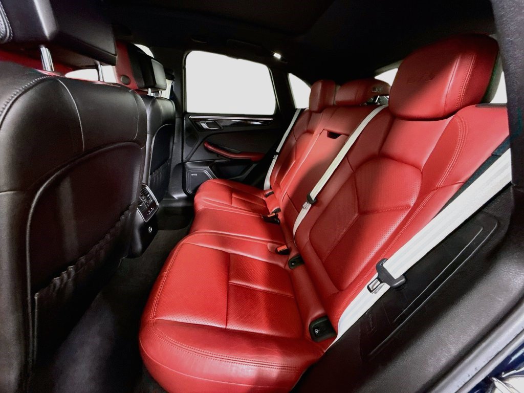 Used 2018 Porsche Macan GTS AWD/4WD image 23