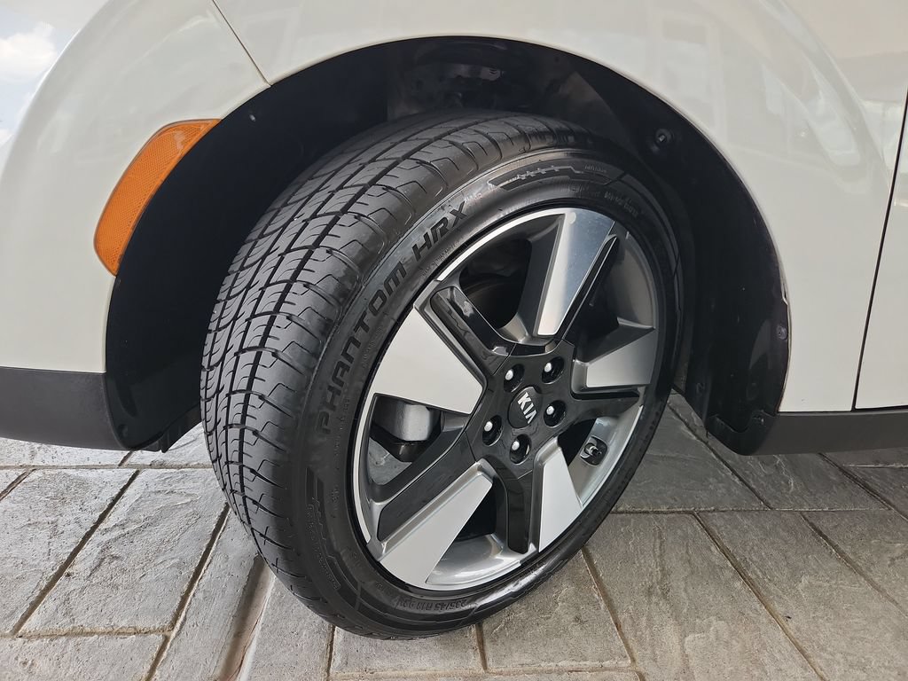 Used 2020 Kia Soul EX w/ Option Group 015 FWD image 7