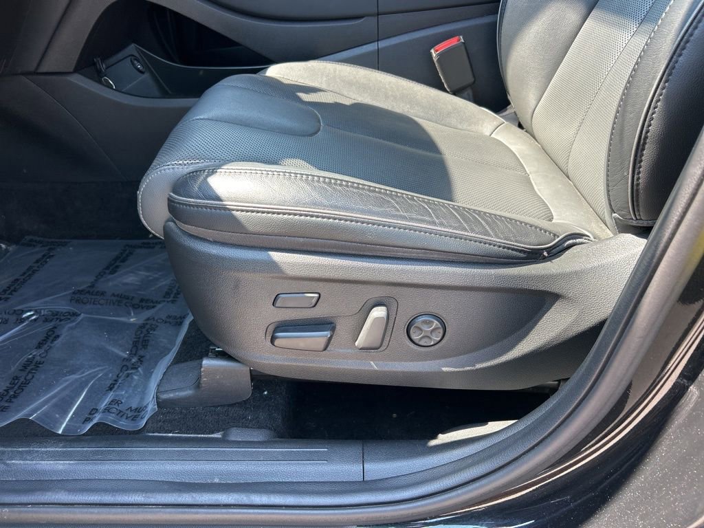 Used 2022 Hyundai Santa Fe Limited image 17