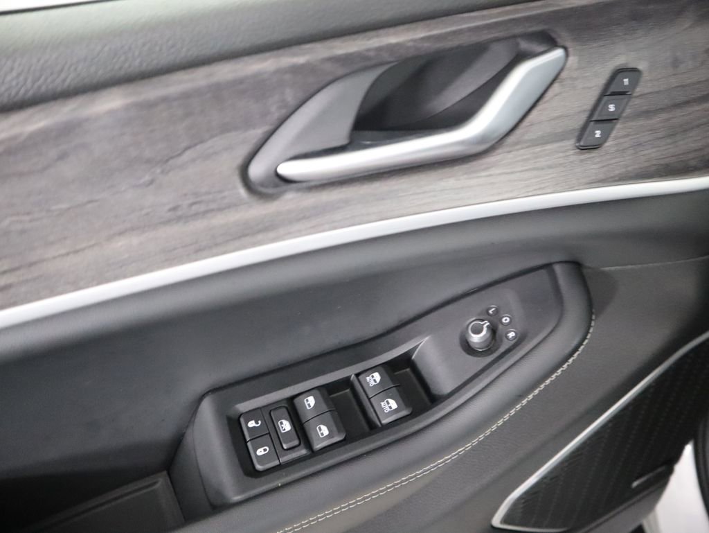 Used 2024 Jeep Grand Cherokee L Limited image 24