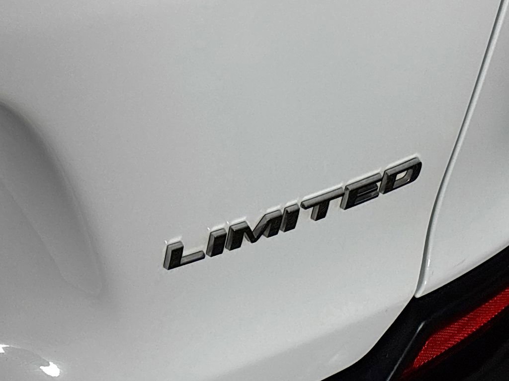 Used 2022 Jeep Cherokee Limited AWD/4WD image 24