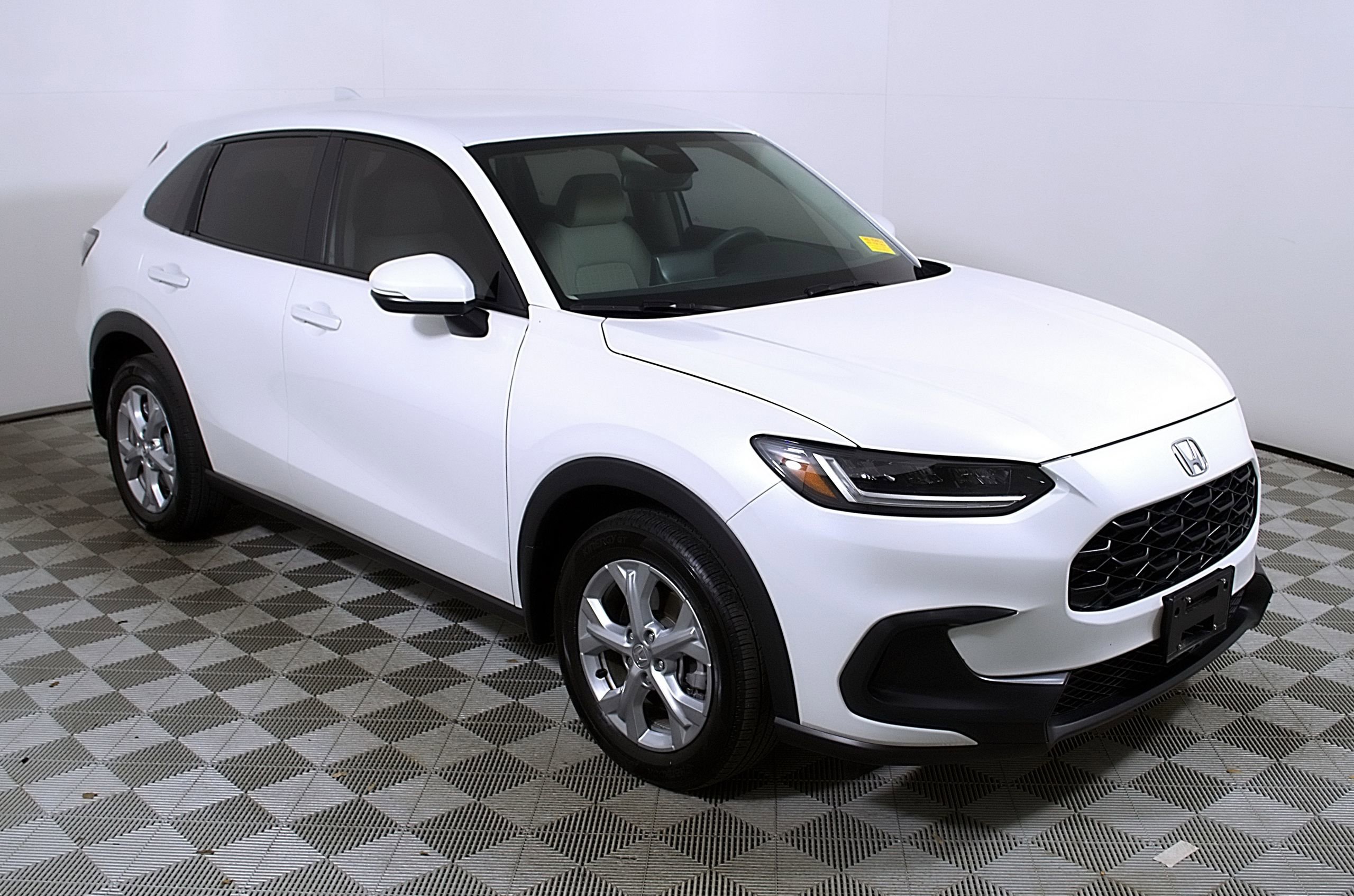 Used 2025 Honda HR-V LX image 6