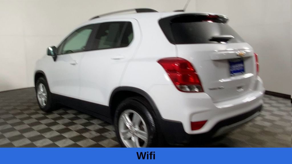 Used 2022 Chevrolet Trax LT w/ LT Convenience Package image 9