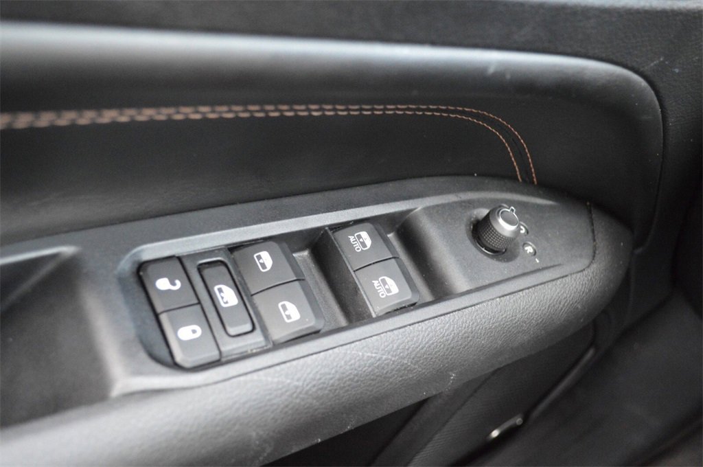 Used 2022 Jeep Compass Limited w/ (RED) Package image 27