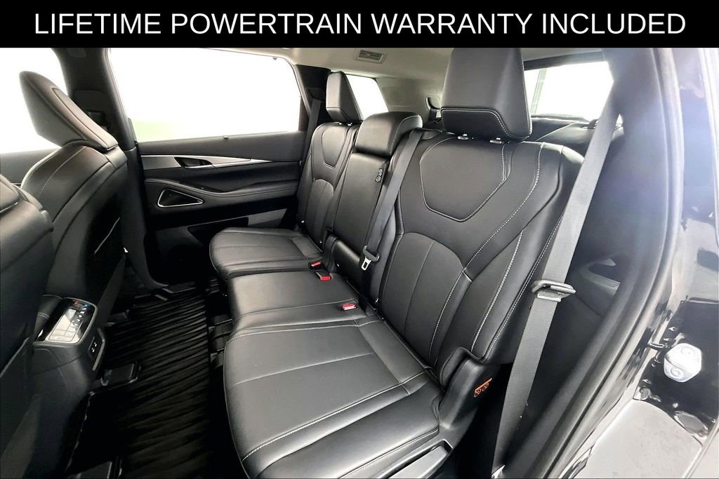 Certified 2026 INFINITI QX60 Luxe w/ Cargo Package FWD image 35