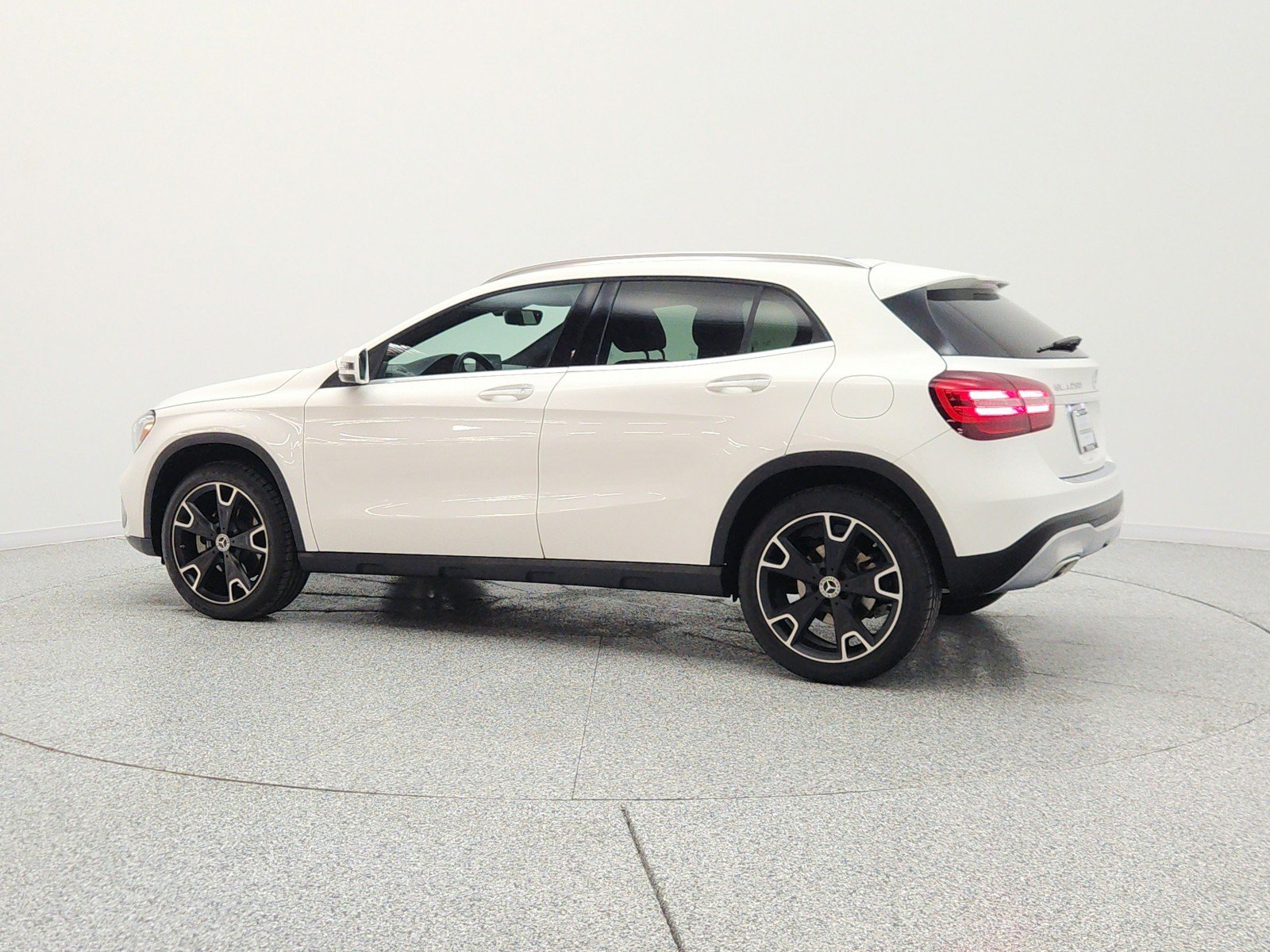 Used 2019 Mercedes-Benz GLA 250 image 8