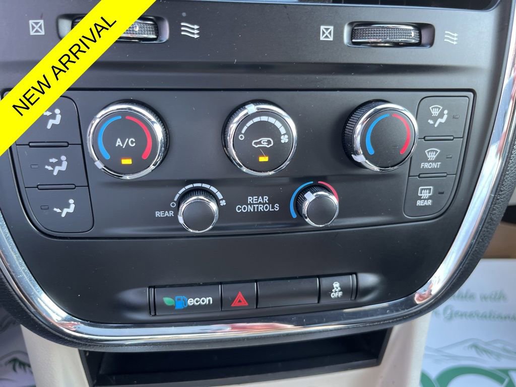 Used 2020 Dodge Grand Caravan SXT image 26