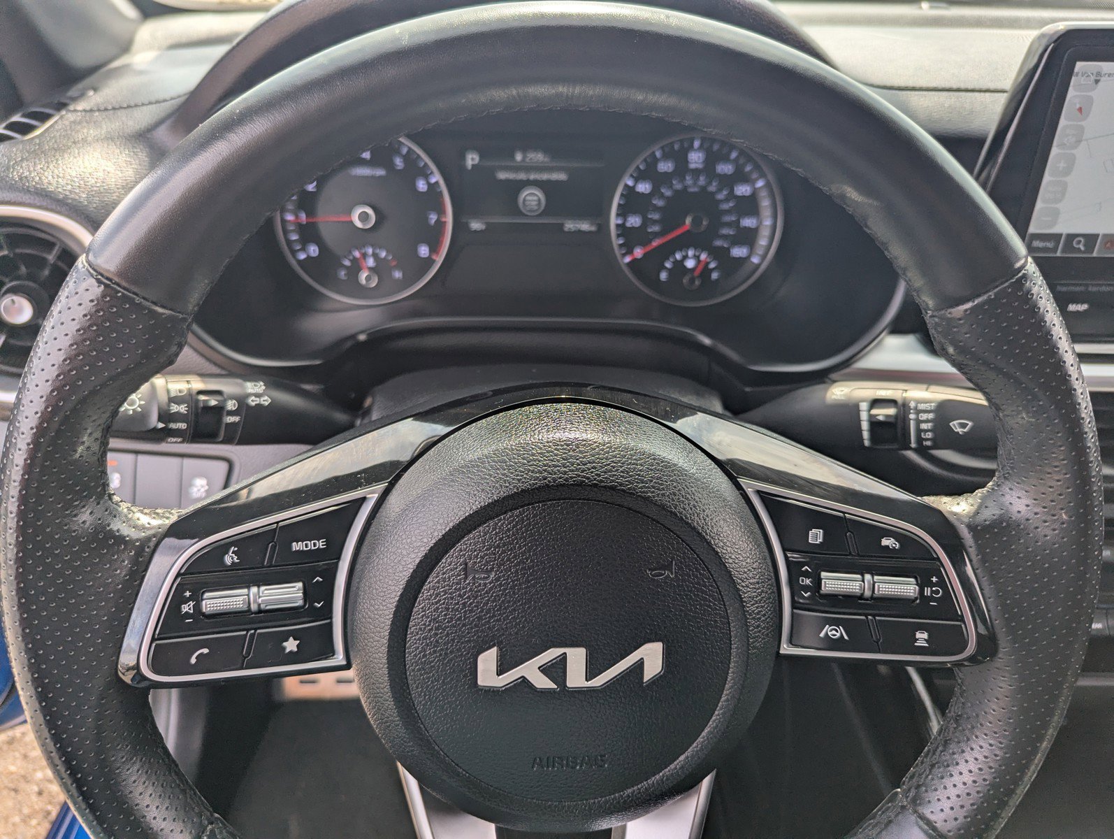 Used 2024 Kia Forte GT-Line w/ GT-Line Premium Package image 12