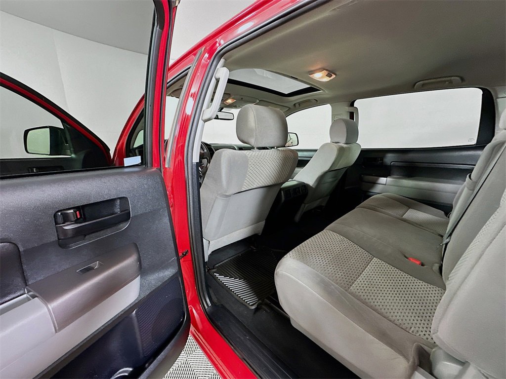 Used 2013 Toyota Tundra 4x4 CrewMax w/ SR5 Pkg image 17