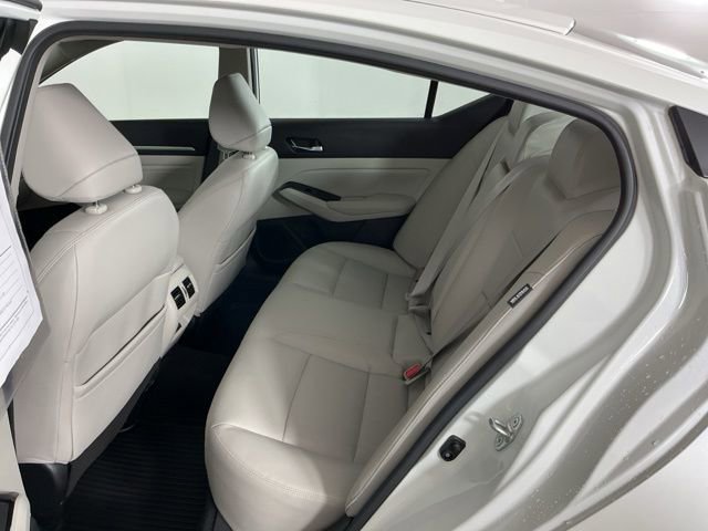 Used 2021 Nissan Altima 2.5 Platinum AWD/4WD image 28