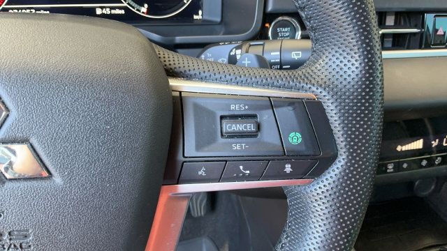 Used 2023 Mitsubishi Outlander SE Black Edition FWD image 13