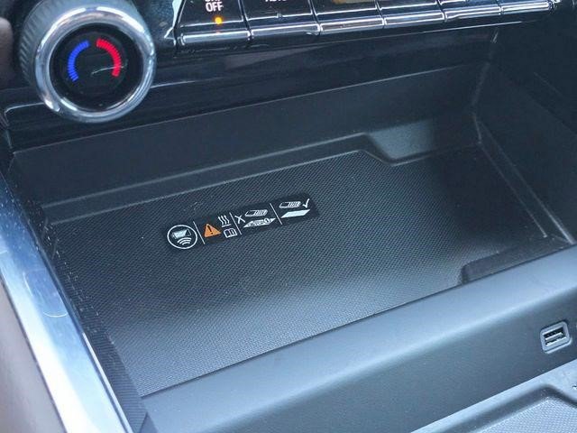 Certified 2025 Chevrolet Suburban High Country image 29