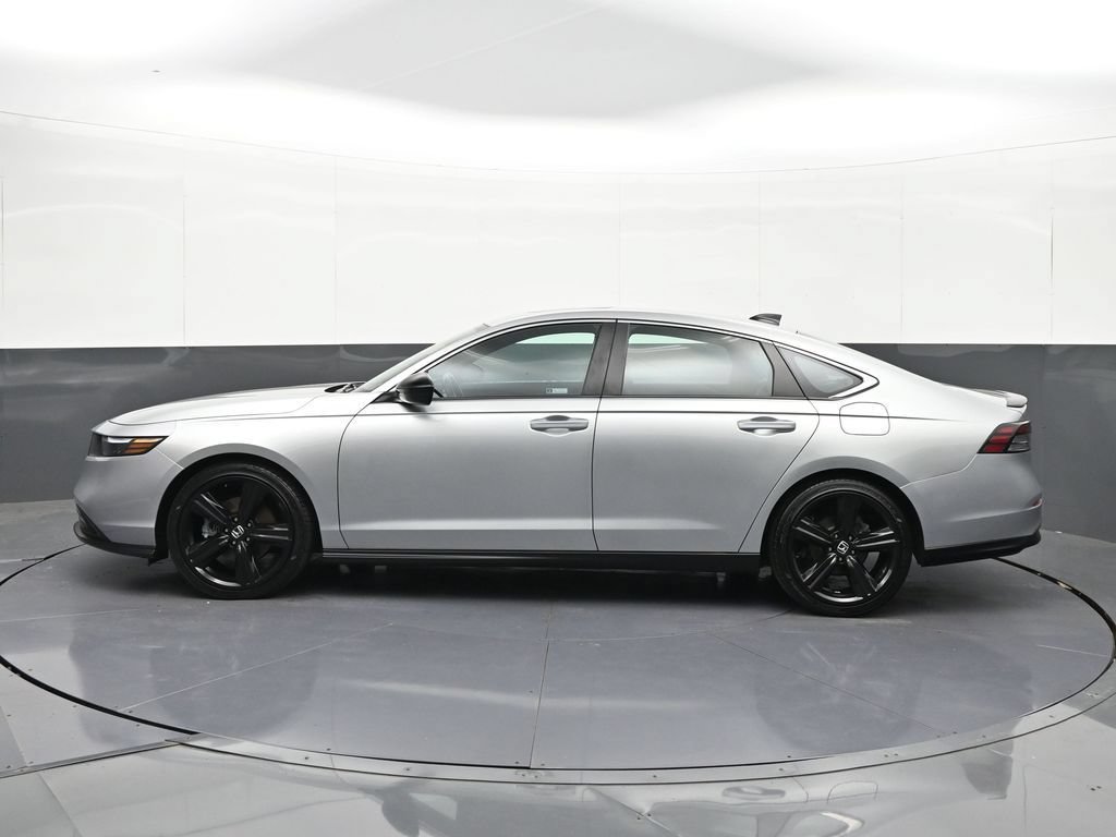 Used 2024 Honda Accord Sport image 2