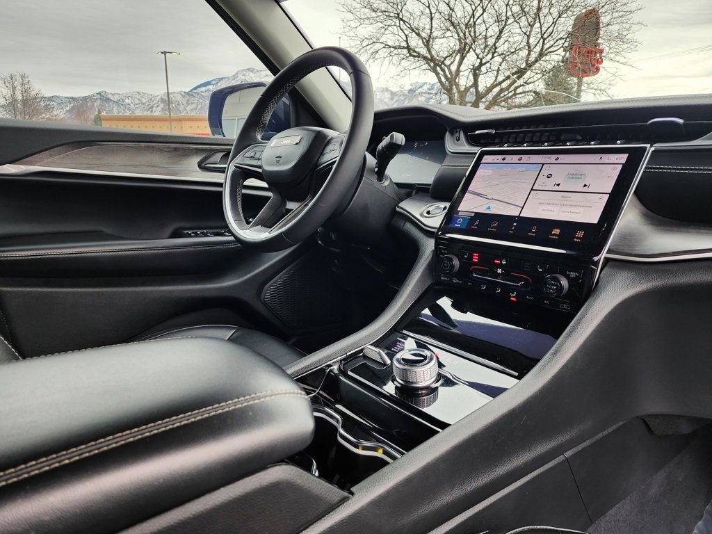 Used 2023 Jeep Grand Cherokee L Limited image 21