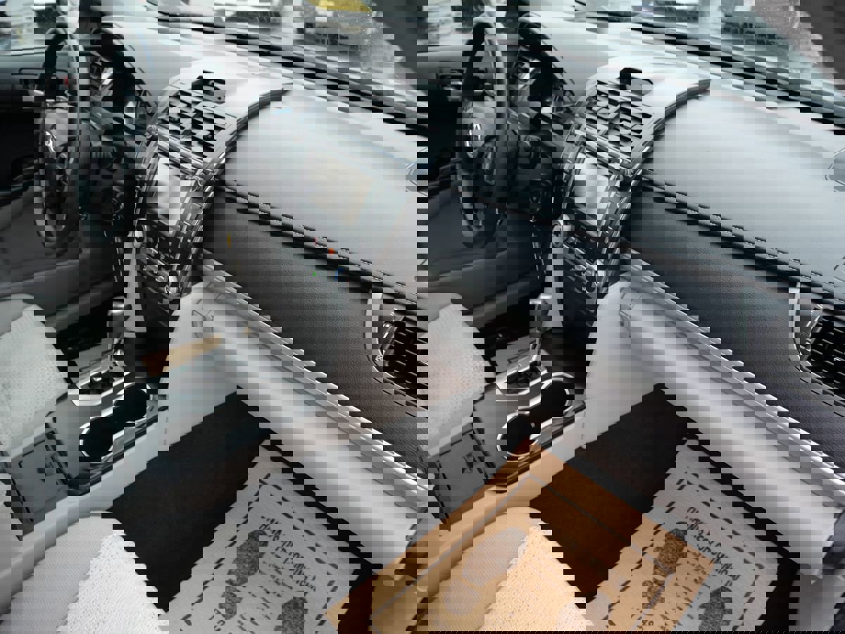 Used 2012 Toyota Camry LE image 28