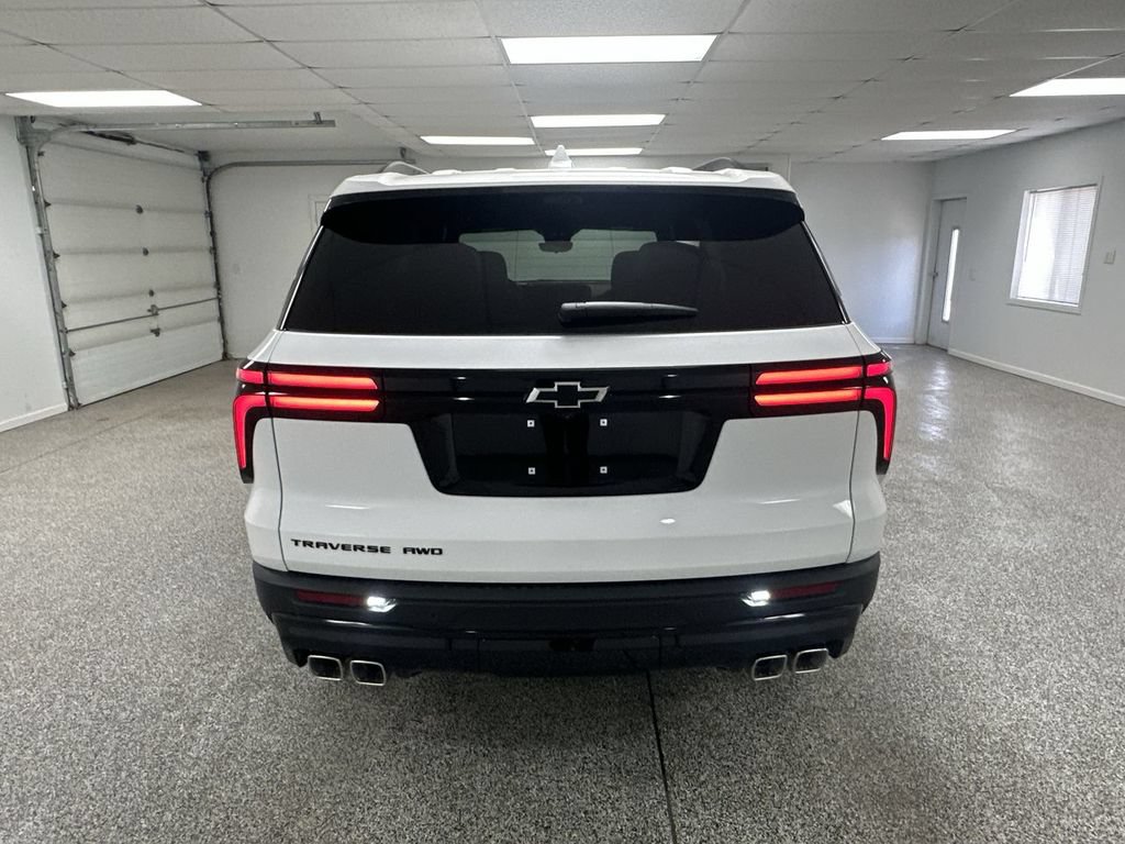 New 2026 Chevrolet Traverse LT w/ Midnight/Sport Edition AWD/4WD image 7