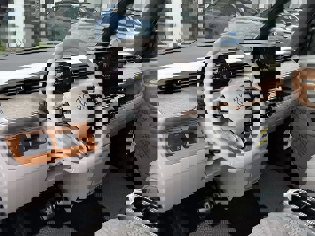 New 2025 Volkswagen ID. Buzz 1st Edition image 12