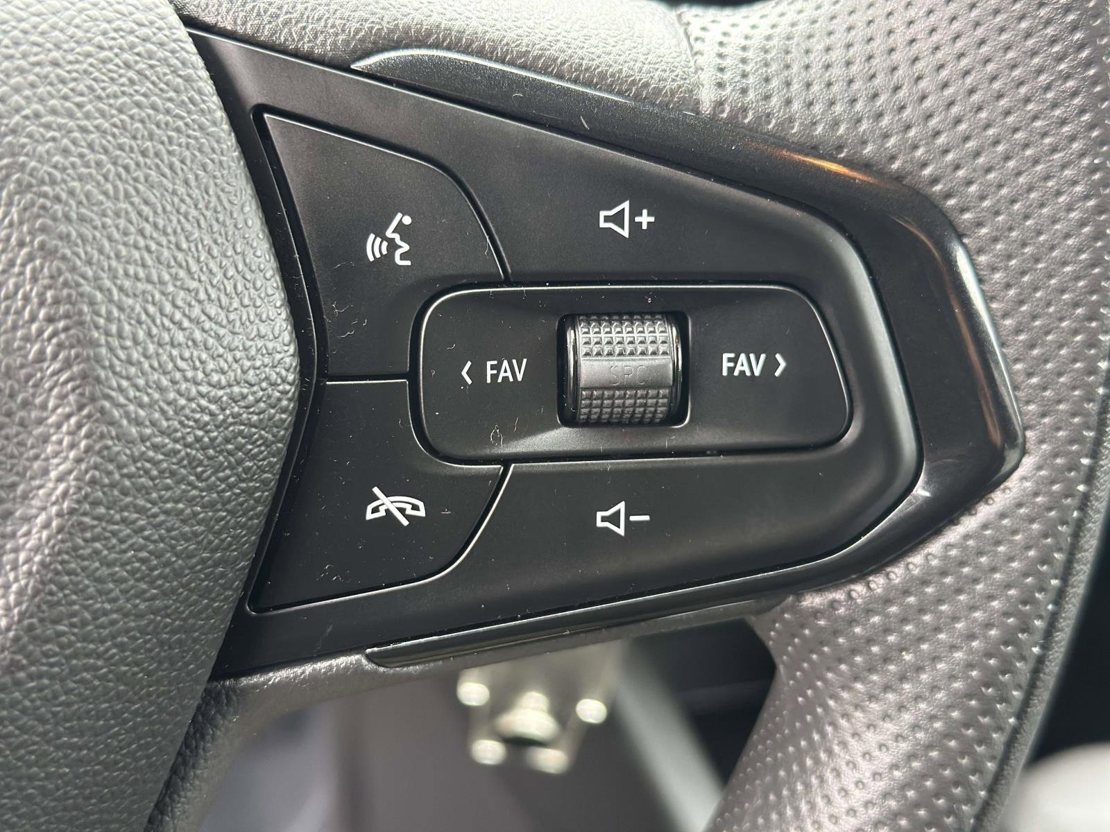 Certified 2024 Chevrolet Trax LS w/ LS Convenience Package image 15