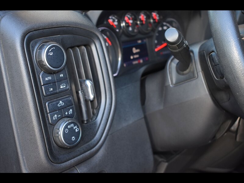 Used 2022 Chevrolet Silverado 1500 Custom w/ Safety Confidence Package AWD/4WD image 14