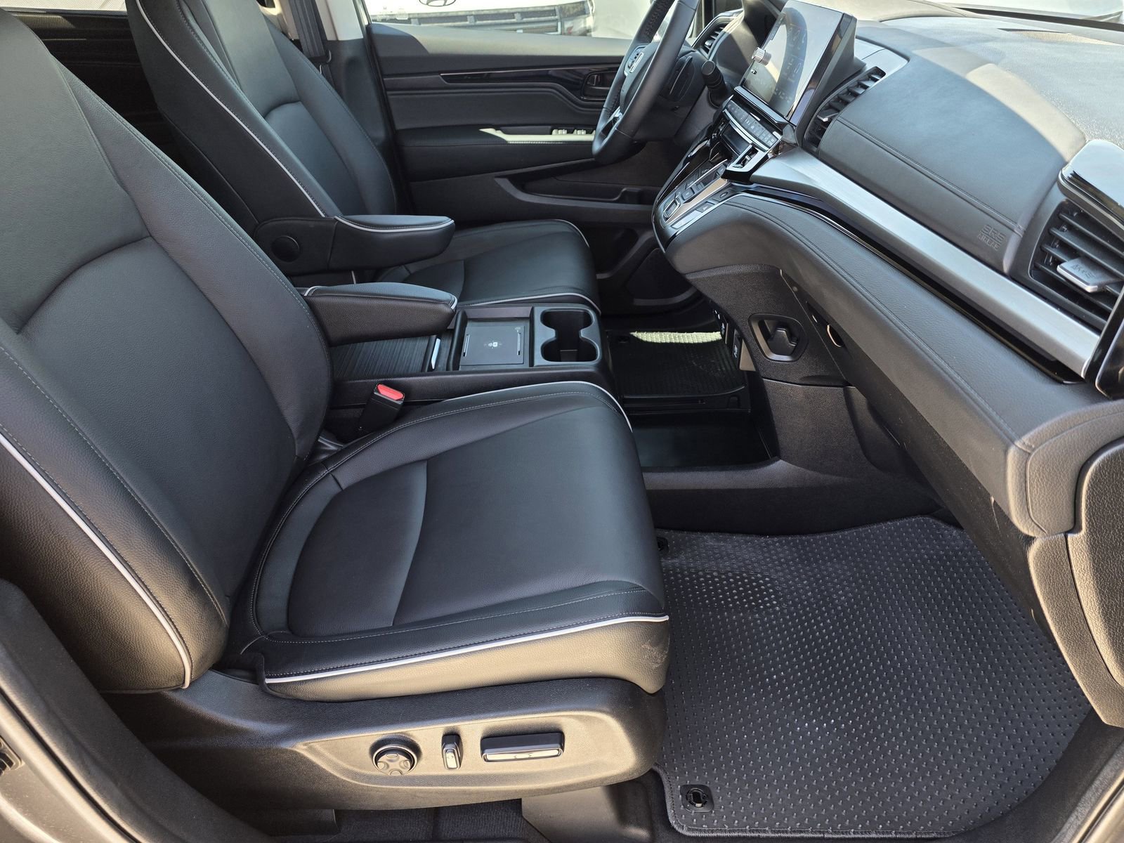 Used 2025 Honda Odyssey Touring image 12