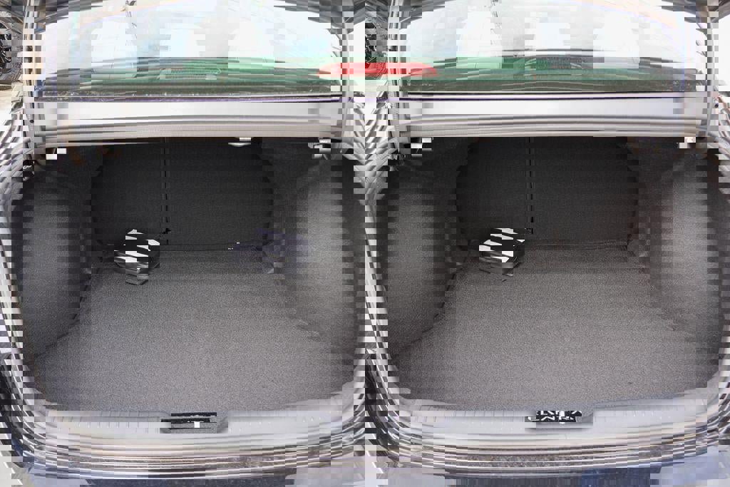 New 2026 Hyundai Elantra Limited image 29