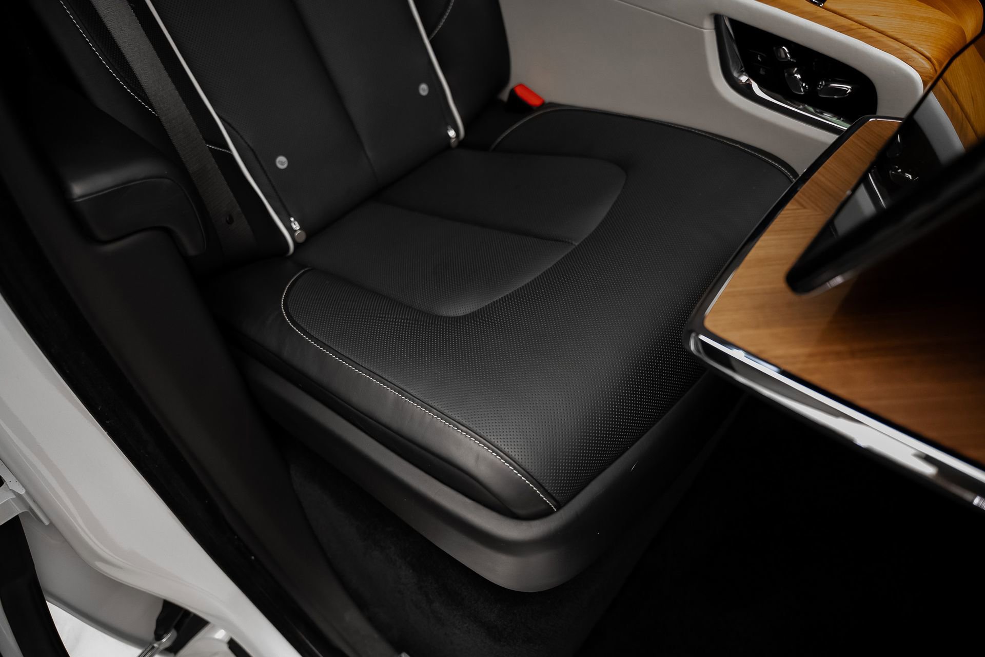 Used 2019 Rolls-Royce Cullinan AWD/4WD image 68