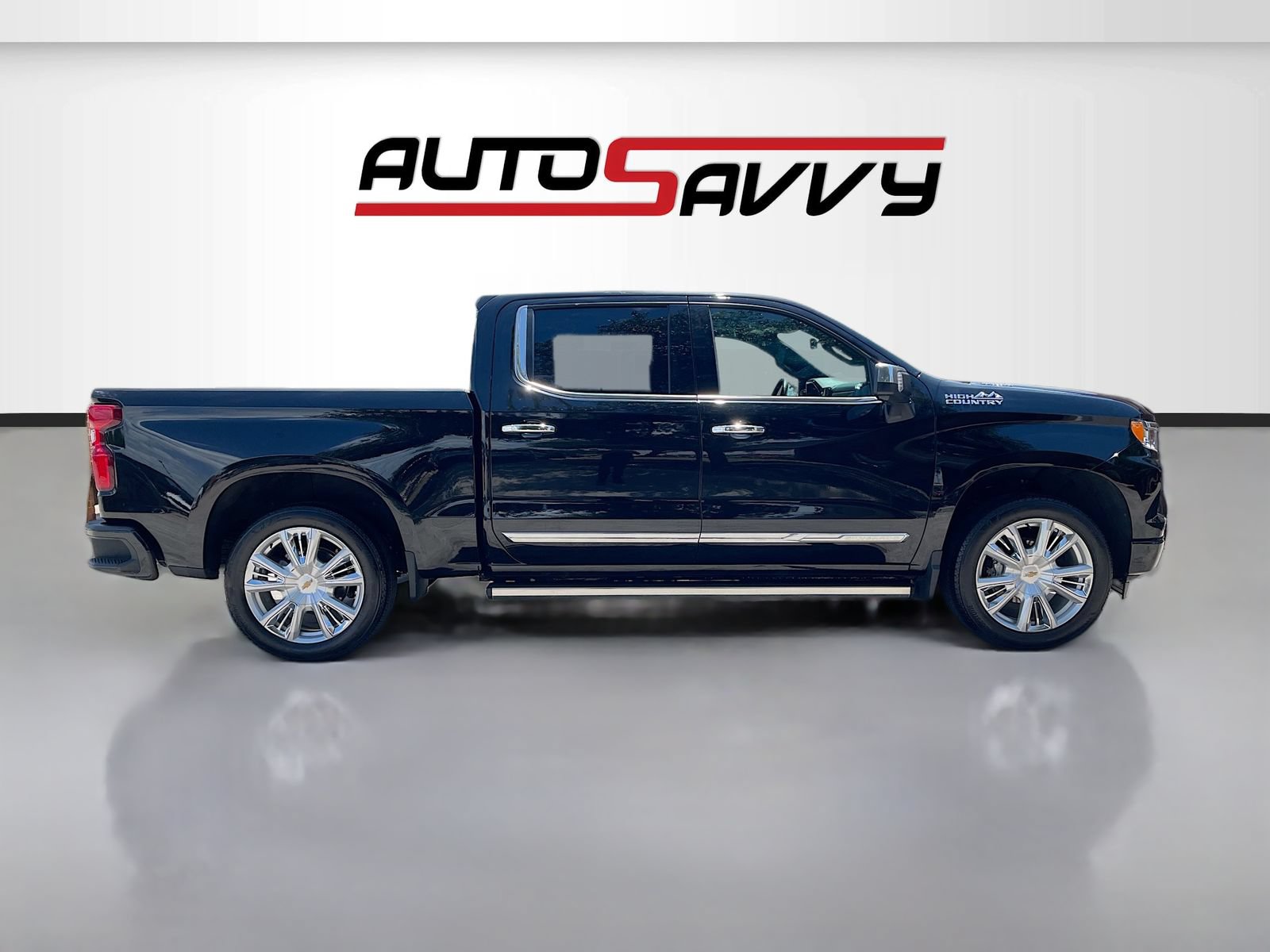 Used 2025 Chevrolet Silverado 1500 High Country AWD/4WD image 8