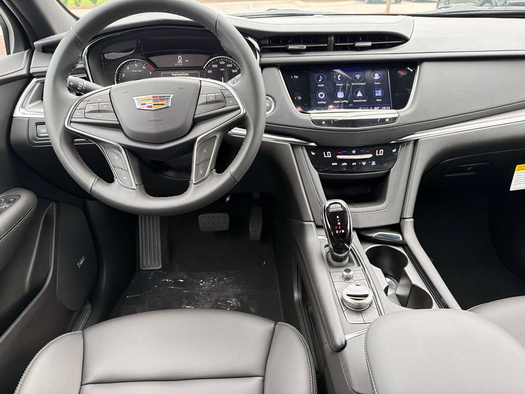 New 2026 Cadillac XT5 Luxury w/ LPO, ONYX Package FWD image 11