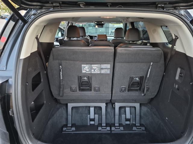 Certified 2024 Kia Carnival EX FWD image 29