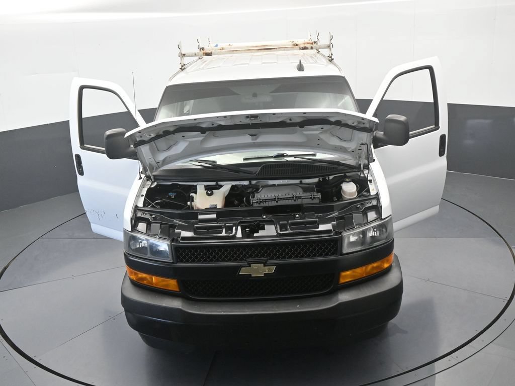 Used 2018 Chevrolet Express 2500 RWD image 53