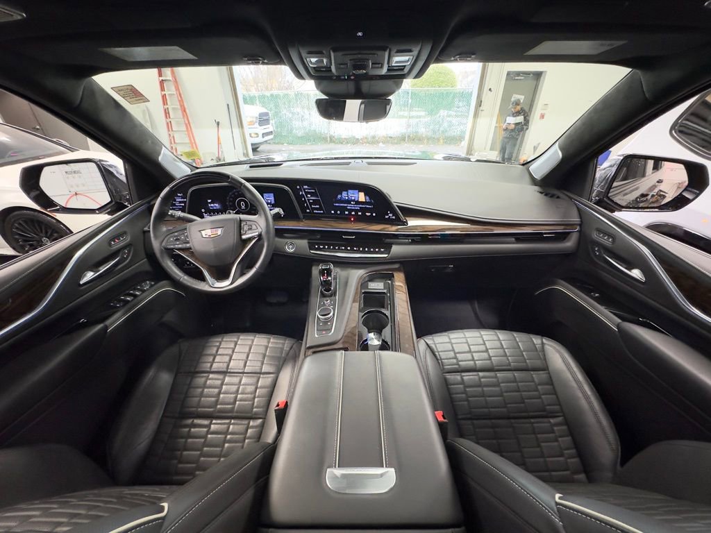 Used 2022 Cadillac Escalade Sport Platinum w/ LPO, ONYX Package image 25