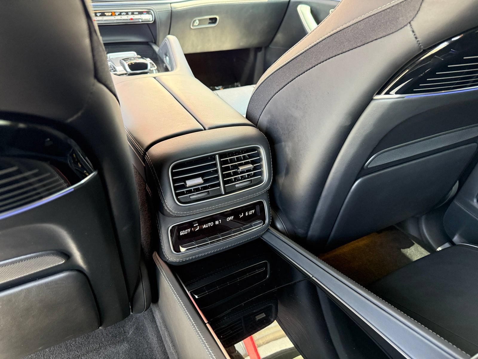 Used 2021 Mercedes-Benz Maybach GLS 600 4MATIC image 41