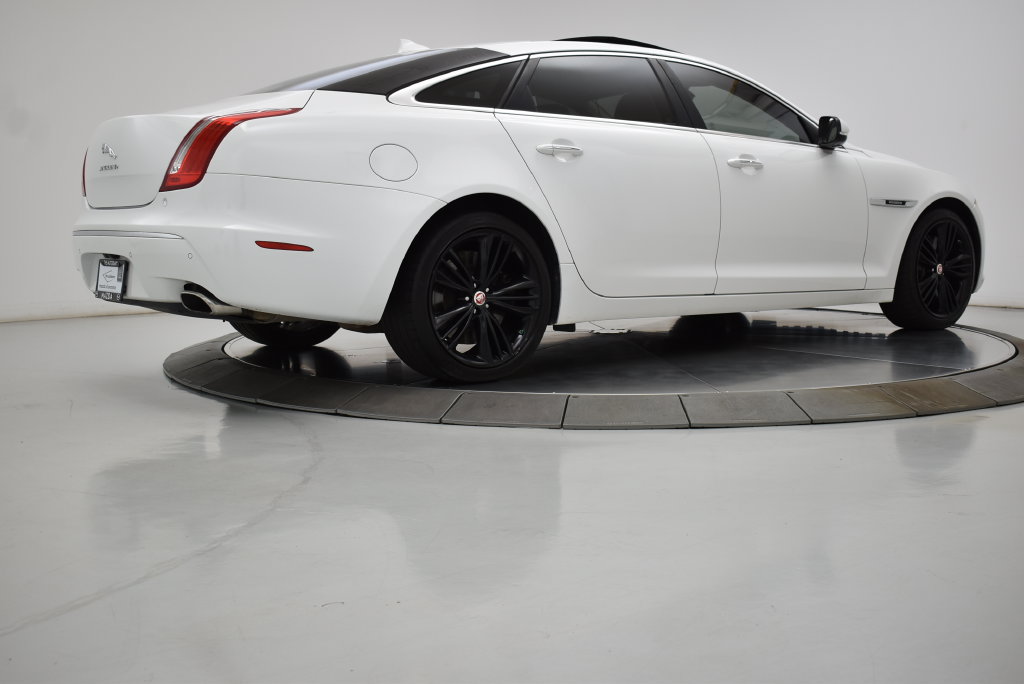 Used 2015 Jaguar XJ L Supercharged RWD image 22