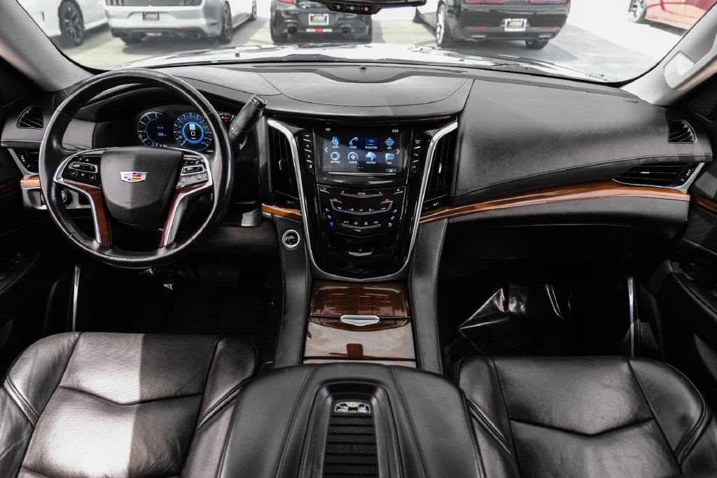 Used 2020 Cadillac Escalade 2WD image 10