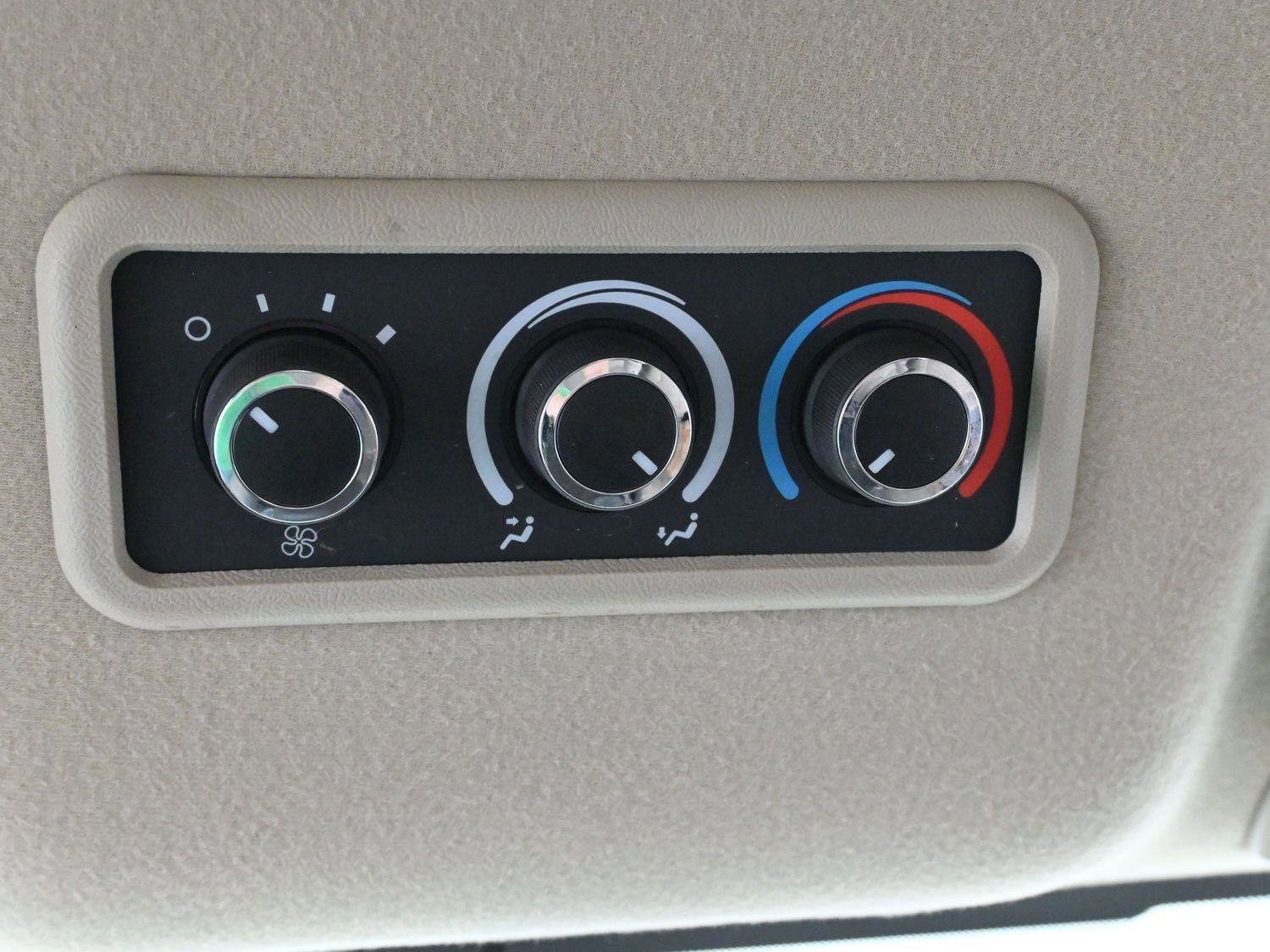 Used 2025 Chevrolet Express 3500 LS image 21