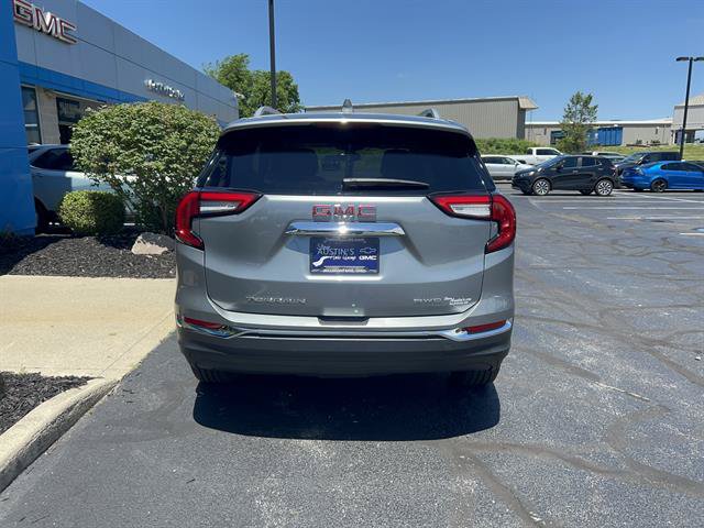 Used 2024 GMC Terrain SLT AWD/4WD image 6