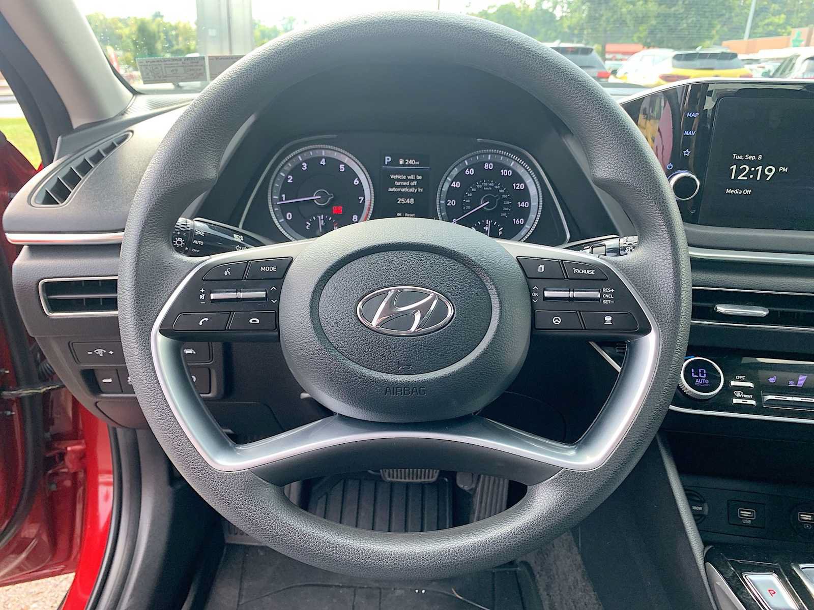 Used 2023 Hyundai Sonata SEL w/ Preferred Accessory Package FWD image 11