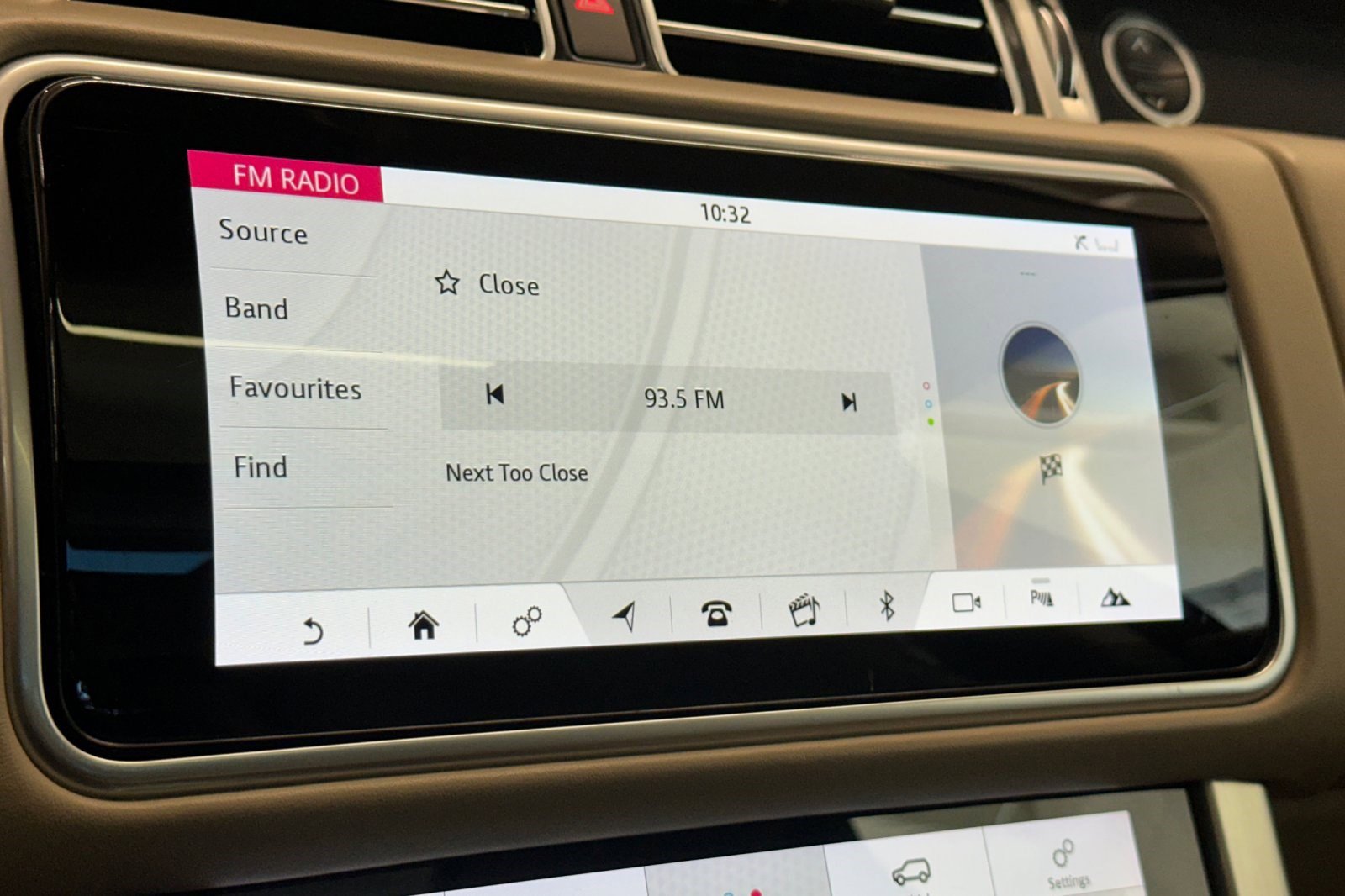 Used 2020 Land Rover Range Rover HSE image 20