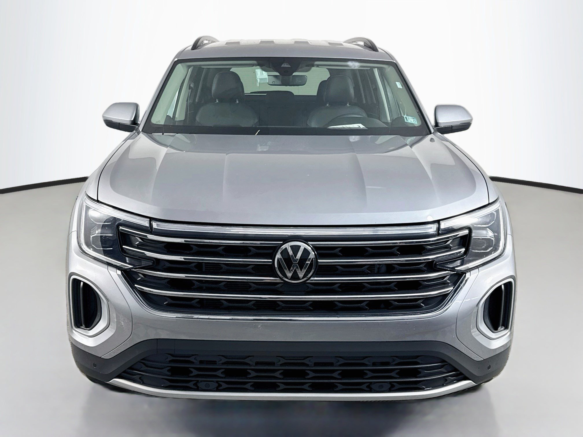 Used 2026 Volkswagen Atlas SE AWD/4WD image 2