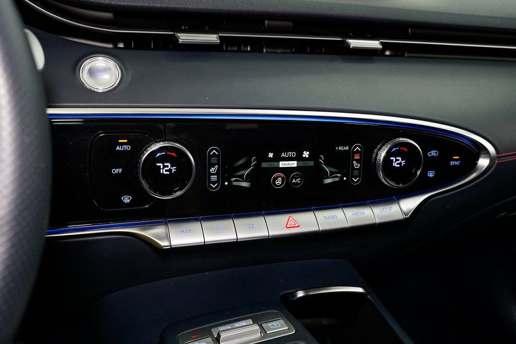 Used 2024 Genesis GV70 3.5T Sport image 18