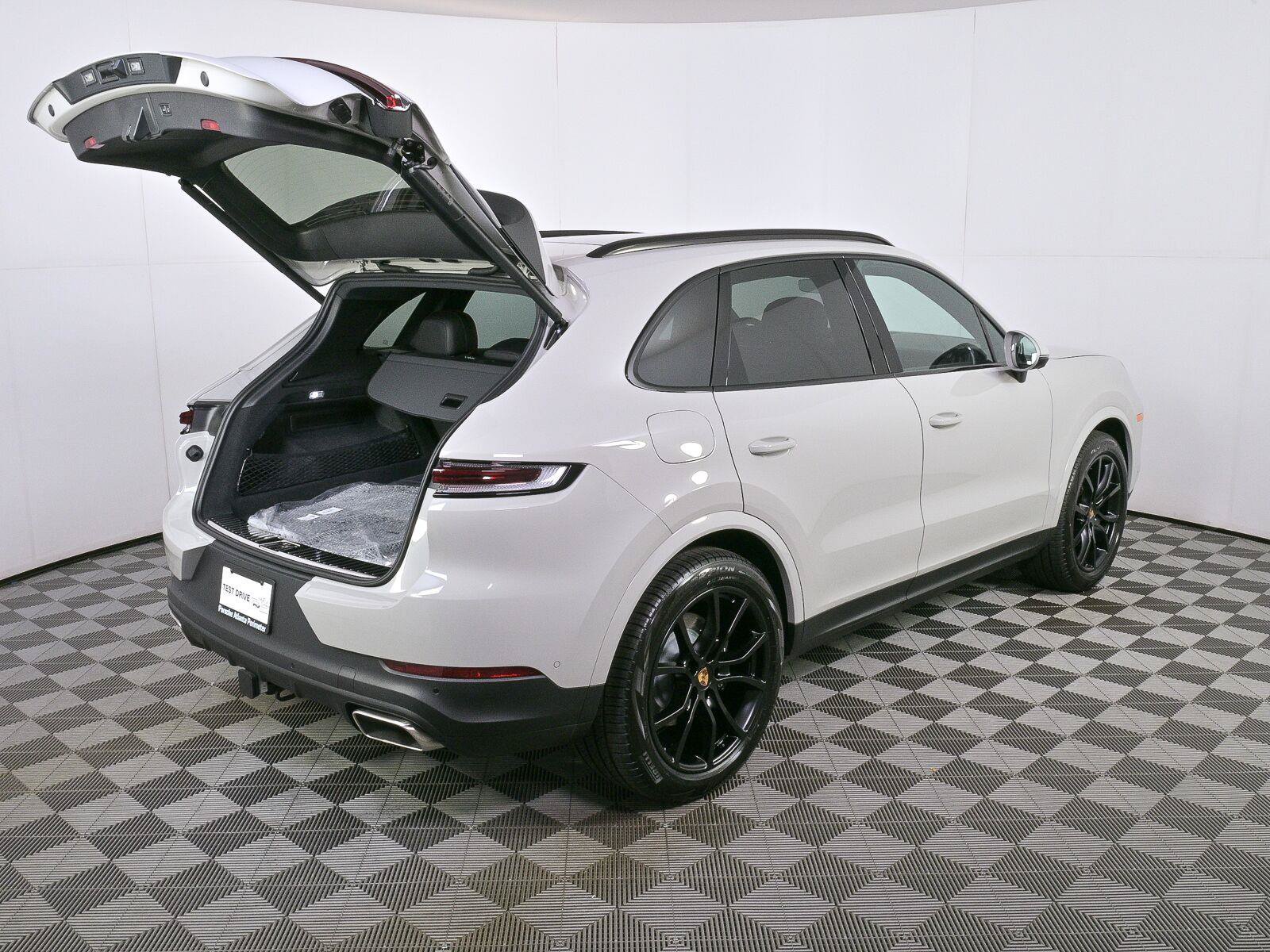 New 2026 Porsche Cayenne AWD/4WD image 28