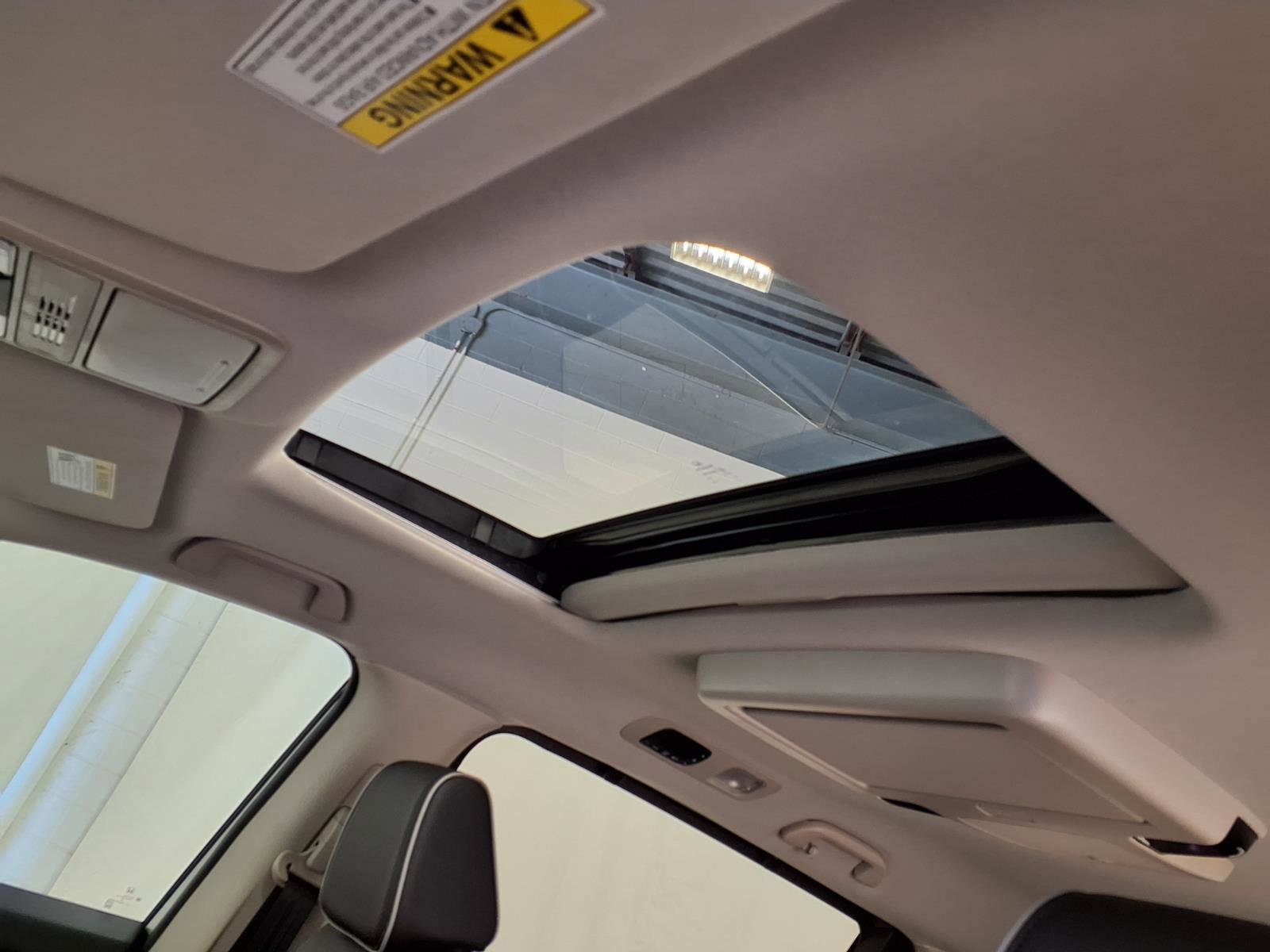 Used 2025 Honda Odyssey Touring image 12