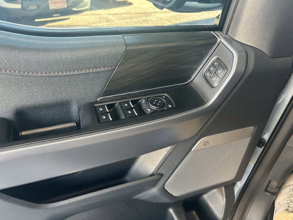 Used 2025 Ford F150 Lariat w/ Equipment Group 501A Mid image 19