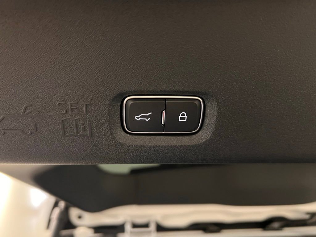 Used 2025 Lincoln Navigator Reserve w/ Jet Appearance Package image 46