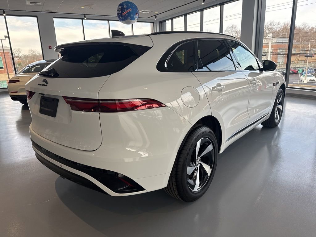 Used 2025 Jaguar F-PACE R-Dynamic S image 14