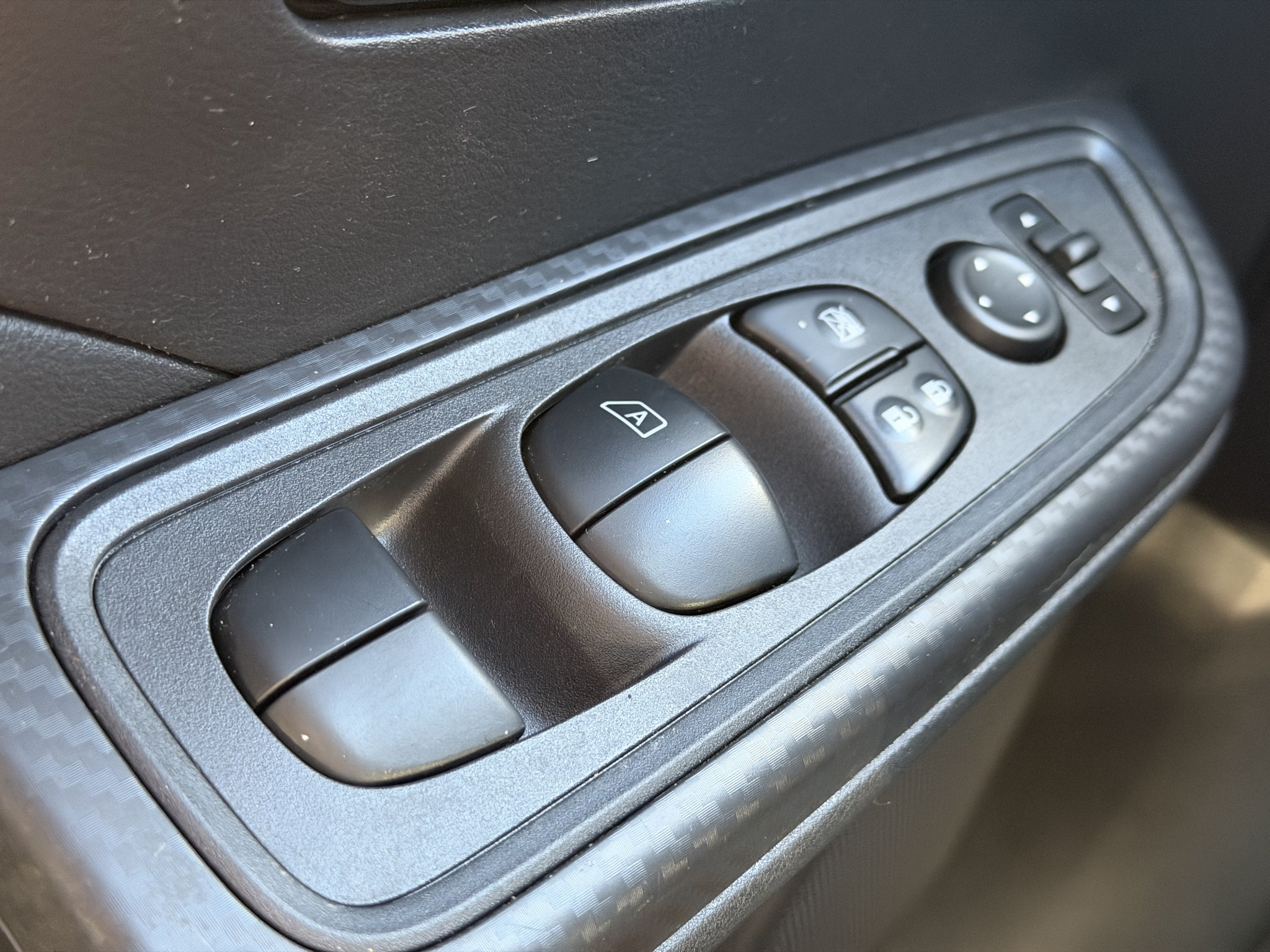 Used 2025 Nissan Versa S w/ Trunk Package FWD image 17