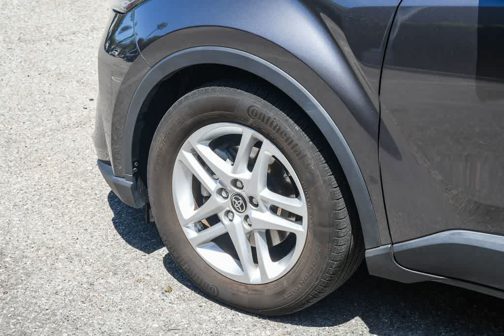 Used 2021 Toyota C-HR LE FWD image 10