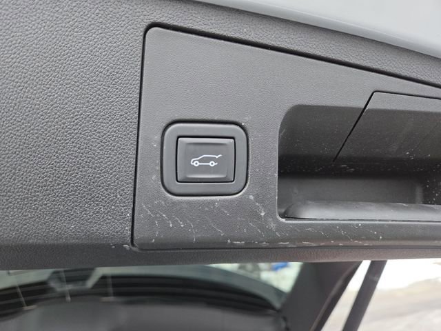 Used 2024 Cadillac XT4 Premium Luxury w/ Technology Package image 19