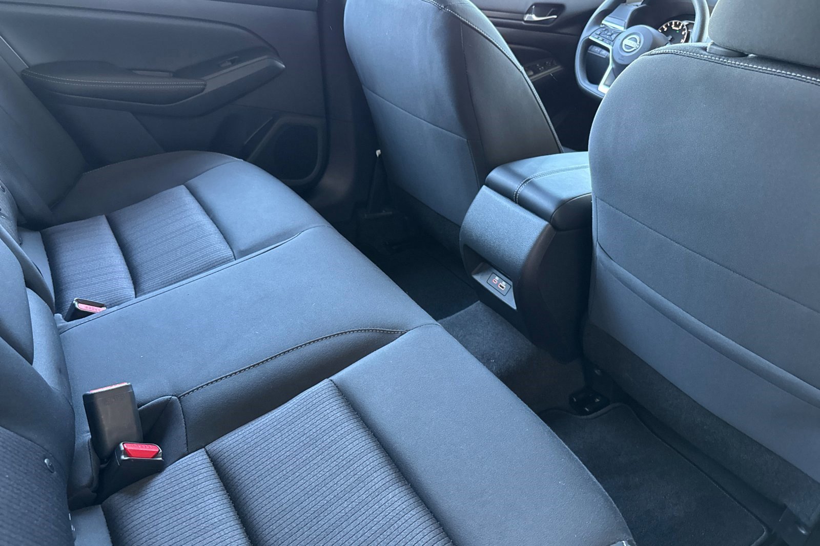 Used 2025 Nissan Altima 2.5 SV image 29